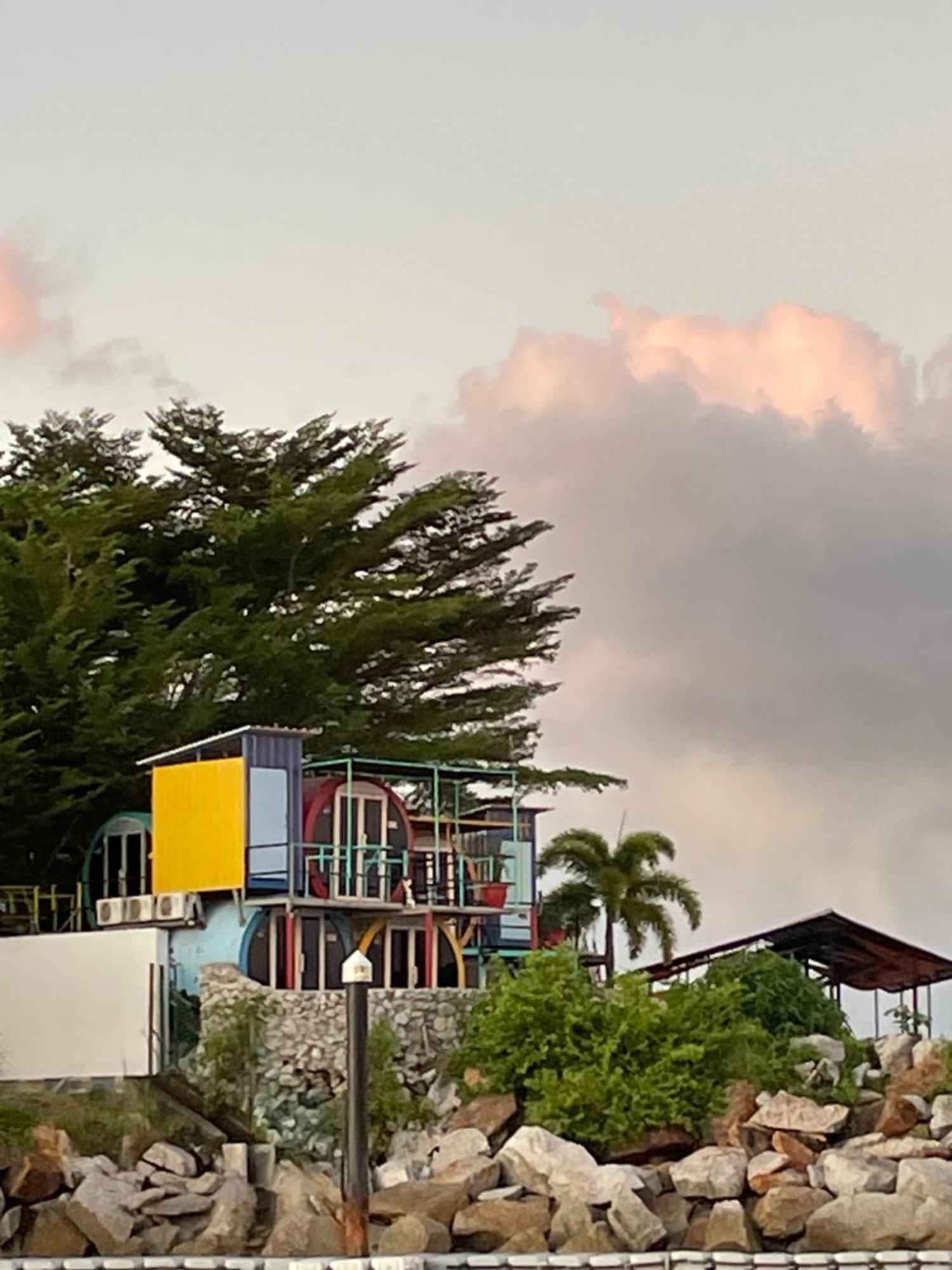 Tubotel Pantai Cenang  Kültér fotó